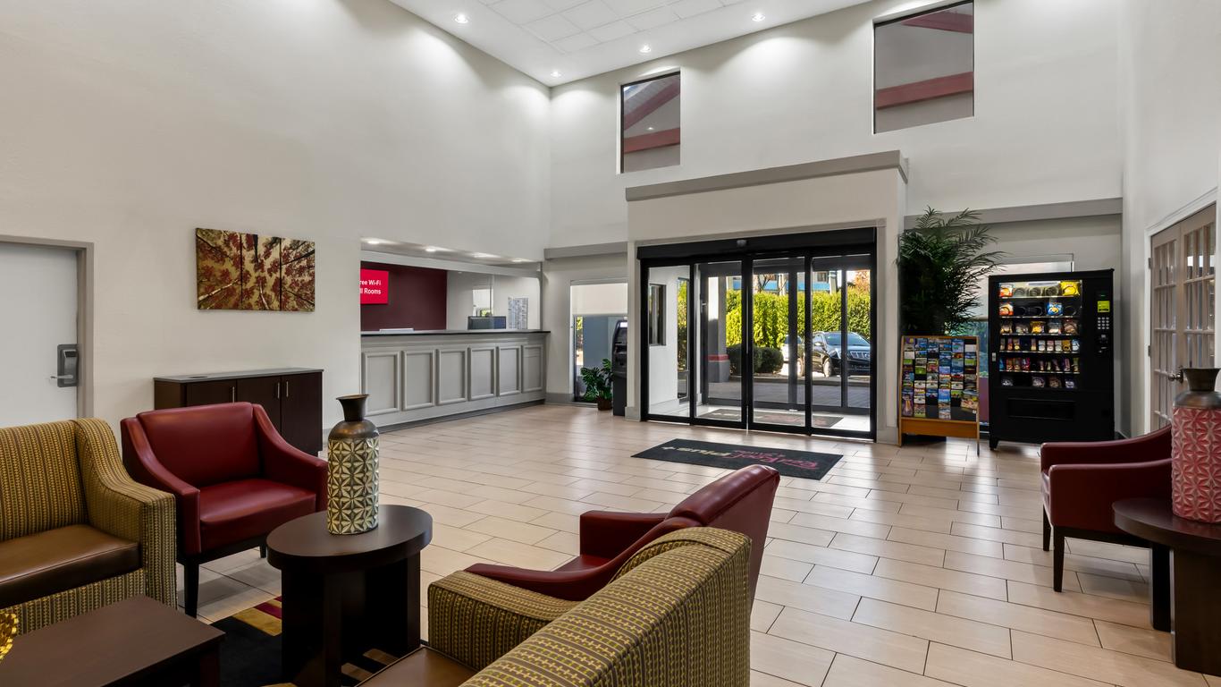 Red Roof PLUS+ & Suites College Park - ATL Airport