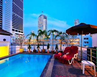 Admiral Suites Bangkok - Bangkok - Pool