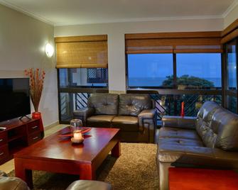 Anew Hotel Ocean Reef Zinkwazi - Nkwazi - Living room