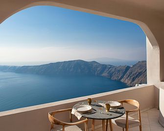 Gold Suites - Thera - Restaurant