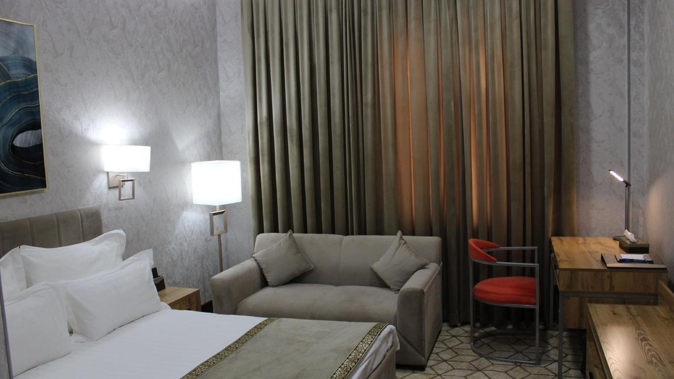 Zarafshan Grand Hotel