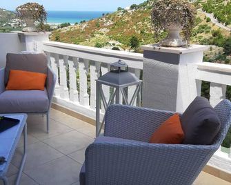 La Locanda della Castellana adults only - פצ'יסי - מרפסת