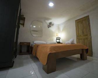 Hostal Cussa - La Habana - Habitación