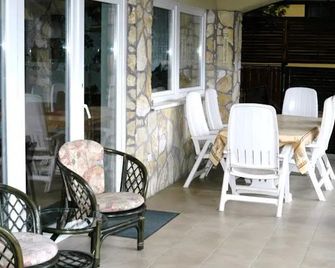 Hegyesi Vendégház - Gödöllő - Patio