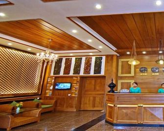 Royal Pearl Hotel - Mandalay - Receptionist