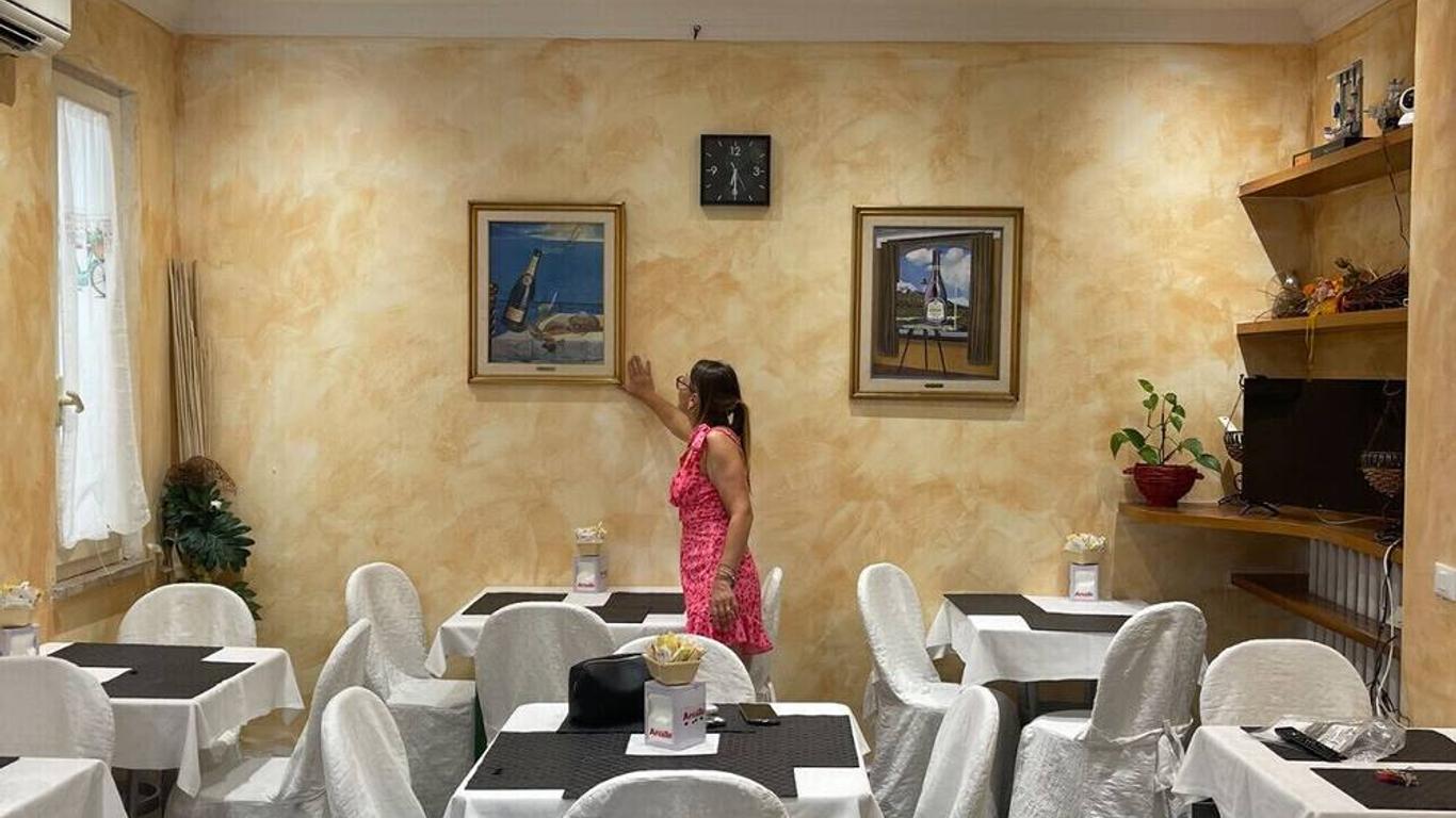 هوتل أريستون