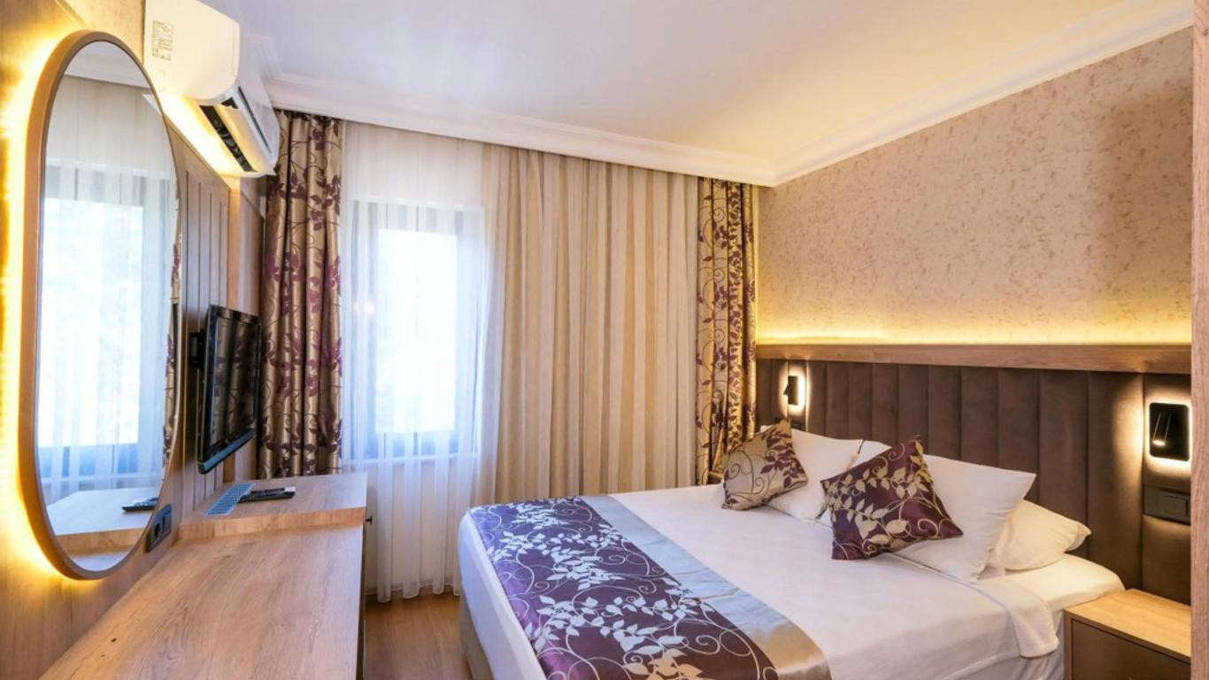 Kandelor Hotel