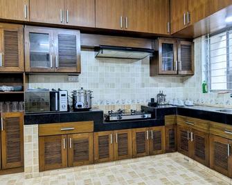Book an Entire Spacious 3 Bedroom unit in the most prime area of Banani Dhaka - Dhaka - Kitchen