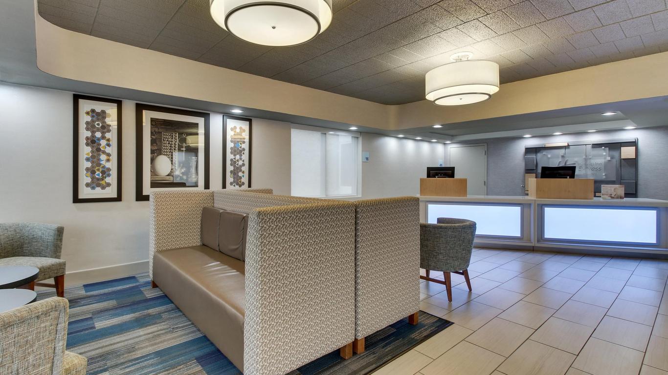 Holiday Inn Express Pittston - Scranton Airport