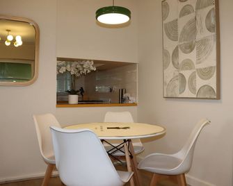 Humble Abode near Station, Costco, Eastland - Heathmont - Dining room