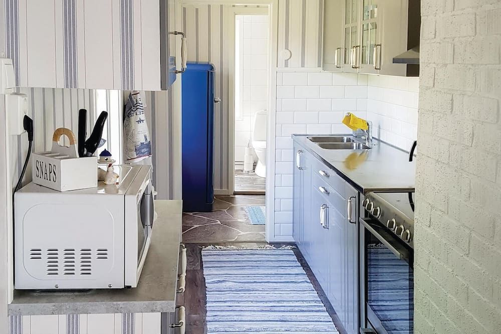 Awesome Home in Vaestervik With Wifi - Västervik - Kitchen