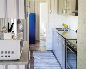 Awesome Home In Västervik With Wifi - Västervik - Kitchen