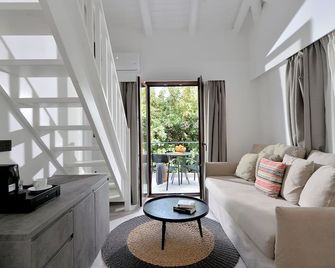 Yianna Hotel - Skala - Wohnzimmer