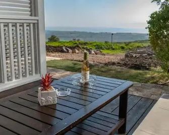 Cherry Golan - Had Nes - Balcon