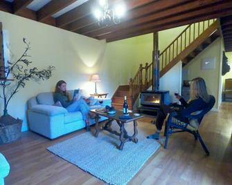 The Granary:new Stylish Cottage At Gunyah Estate - Windwhistle - Sala de estar