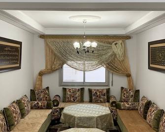 Spacious 3-bedroom apartment - Tétouan - Wohnzimmer