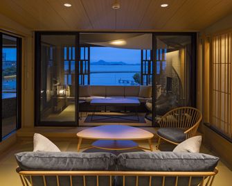 Biwako Ryokusuitei - Ōtsu - Sala de estar