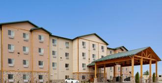 Hawthorn Suites by Wyndham Minot - Minot