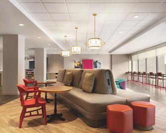 Home2 Suites by Hilton Milwaukee West - West Allis - Lounge