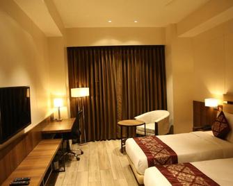 Nrich Skyotel - Navsari - Habitación