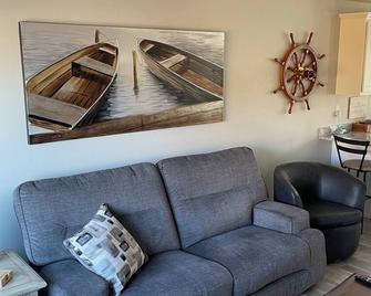 Beachview Condo No 5 - Sister Bay - Obývací pokoj