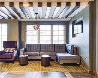 Premier Inn Marlborough - Marlborough - Lounge
