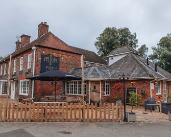 The Pelican Inn - Marlborough - Building