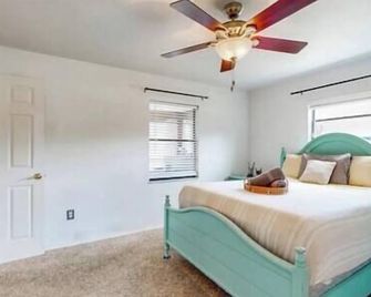Sunset Oasis - Homosassa - Bedroom