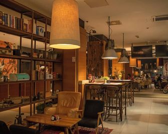 Hotel Slisko - זאגרב - בר