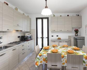 Villa Anna - Moncalieri - Kitchen