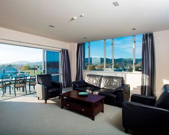 Emerald Hotel - Gisborne - Living room