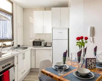 Marine & Coastal Lifestyle Apartment, Sea, Sun and Beach - El Médano - Kitchen