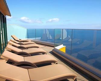 Alpino Atlantico Ayurveda Cure Centre Adults Only - Caniço - Balkong