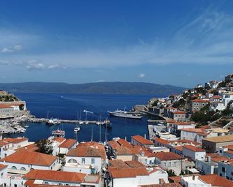 Achilleas Pension - Hydra - Outdoor view