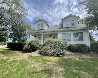 The John Butler House Bed & Breakfast - Elizabeth - Building