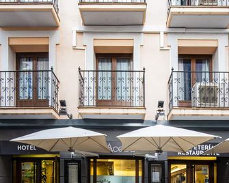 Hotel El Acebo - Jaca - Edificio