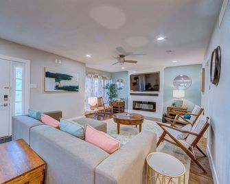 The Peninsula - 1 Mile from Downtown Dallas, Texas - Dallas - Living room