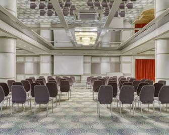 Melas Holiday Village - Side - Meeting room