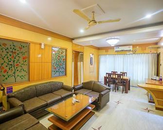 Hotel Welcome Palace - Agartala - Living room