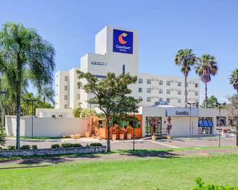 Comfort Hotel Franca - Franca - Edificio
