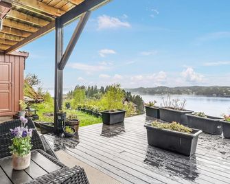 2 Bedroom Nice Home In Fana - Bergen - Balcony