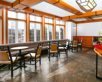 لو لودج ديلا مونتاجني-ليه سويتس ترمبالنت - مونت ترمبلانت - مطعم