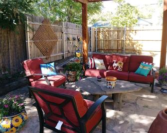 Charming, Cozy, Colorful, Casita, Near Everything Downtown! . Plz See Notes - Prescott - Patio