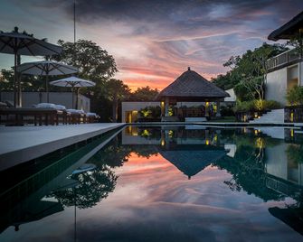 Revivo Wellness Resort Nusa Dua Bali - South Kuta - Piscina