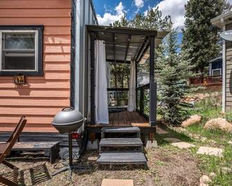 The Fern Hollow Retreat - Woodland Park - Patio