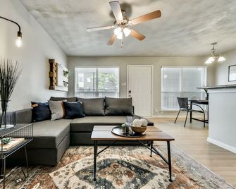 The Hidden Gem Near Downtown Dallas - Dallas - Living room
