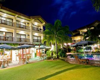 Boracay Tropics Resort Hotel - Boracay - Pool
