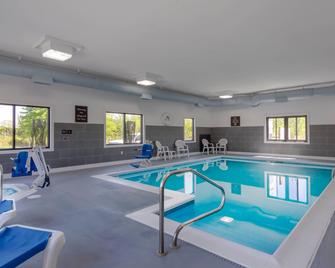 Sleep Inn & Suites Prince George near Fort Lee - Prince George - Piscina
