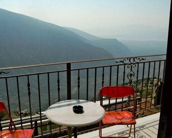 Aiolos Hotel - Delphi - Balcony
