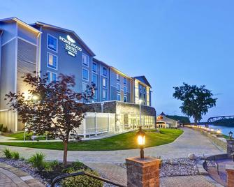 Homewood Suites by Hilton Schenectady - Schenectady - Gebäude